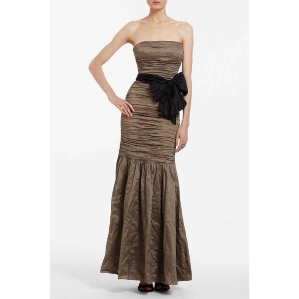 BCBG Maxazria  size 6 metalic copper gown.Mermaid Style